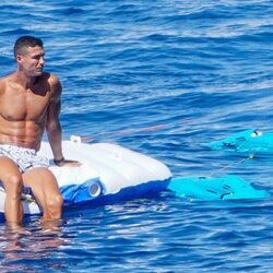 Cristiano Ronaldo disfrutando del mar en Ibiza