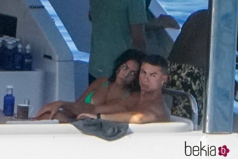 Cristiano Ronaldo y Georgina Rodríguez, cariñosos en Ibiza