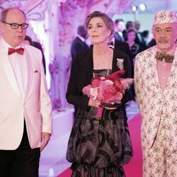 Alberto de Mónaco, Carolina de Mónaco y Christian Louboutin en el Baile de la Rosa 2022