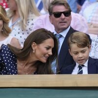 El Príncipe Guillermo y Kate Middleton y el Príncipe George en la final de Wimbledon 2022