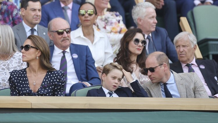 El Príncipe George en su debut en Wimbledon junto al Príncipe Guillermo y Kate Middleton