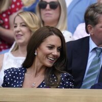 Kate Middleton sonríe al Príncipe George en la final de Wimbledon 2022