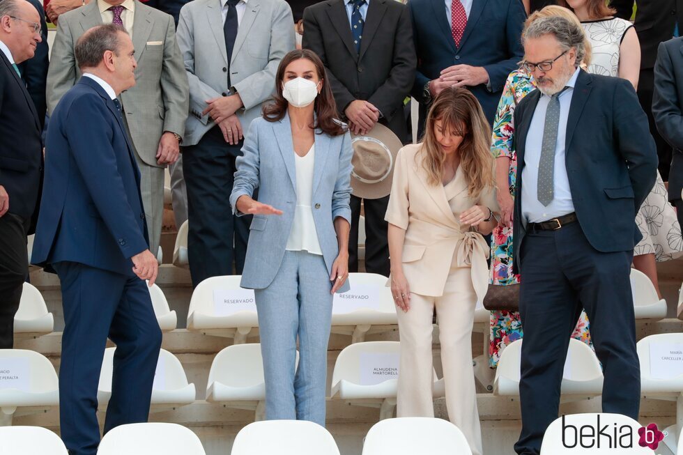 La Reina Letizia reaparece en un acto oficial de la Fape tras superar el Covid