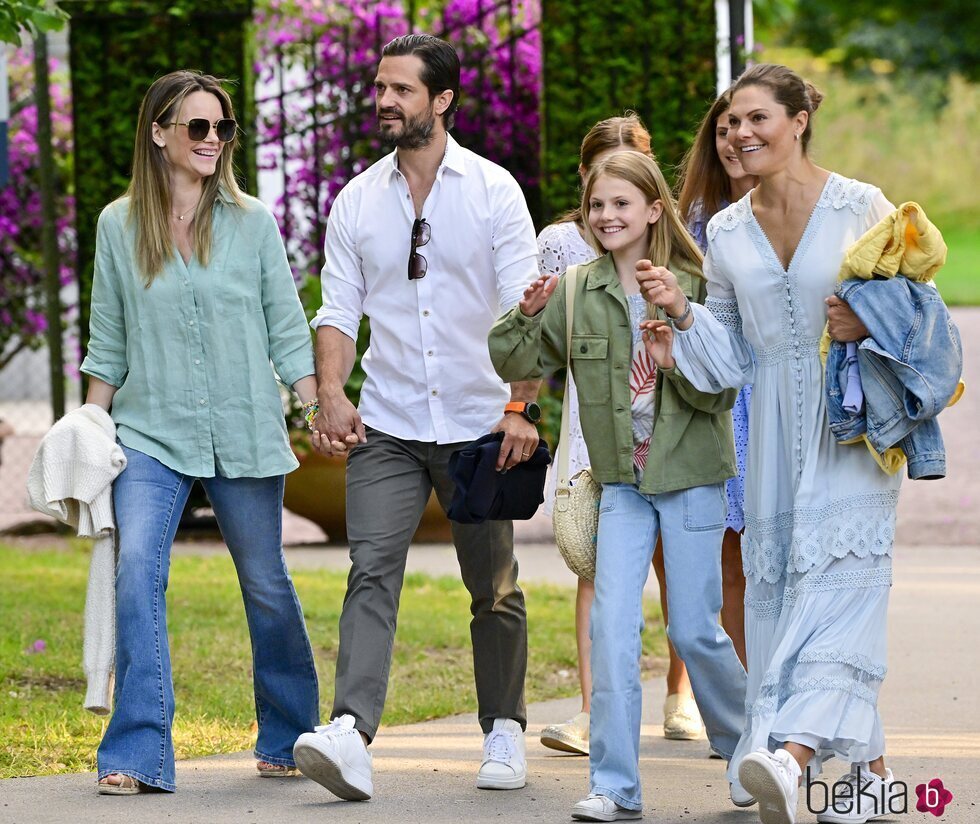 Carlos Felipe y Sofia de Suecia, Victoria de Suecia y Estelle de Suecia en un concierto de Soliden Sessions