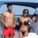 Tamara Gorro y Ezequiel Garay, en un barco en Ibiza