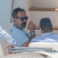 Jaime de Marichalar fumando en un barco en Ibiza