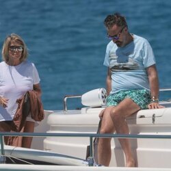 Susana Uribarri y Jaime de Marichalar en un barco en Ibiza