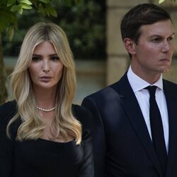 Ivanka Trump y su marido en el funeral de Ivana Trump