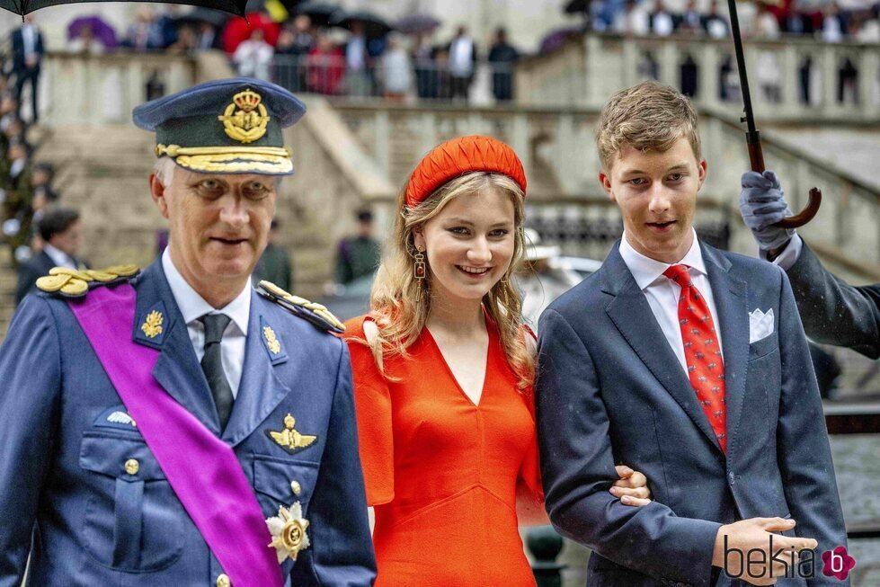 El Rey Felipe de Bélgica con sus hijos los Príncipes Emmanuel y Elisabeth en eDía Nacional 2022