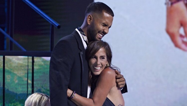 Anabel Pantoja y Yulen Pereira en su reencuentro en la final de 'Supervivientes 2022'