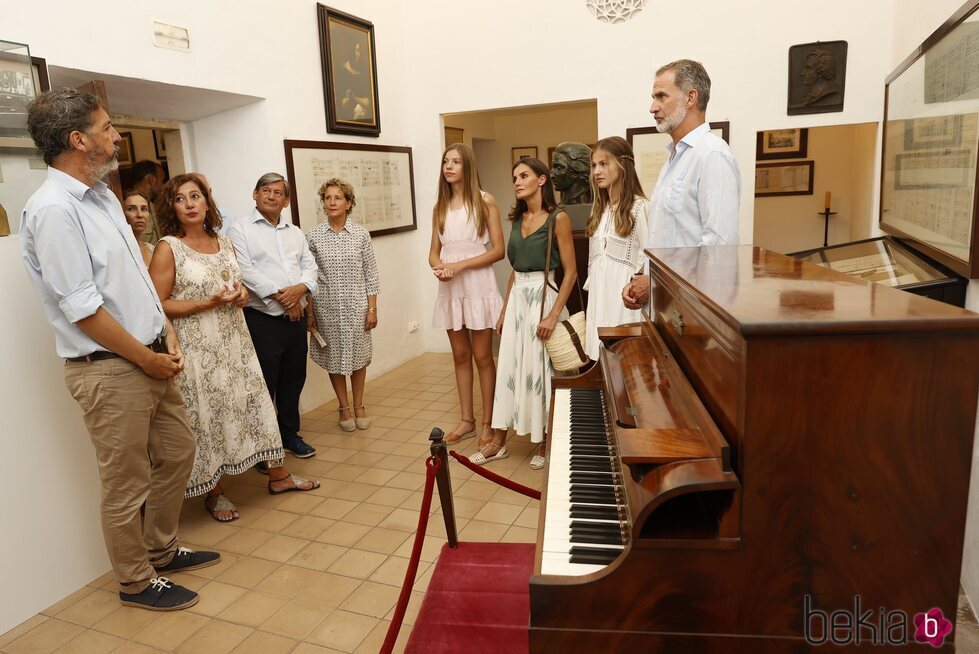 Los Reyes Felipe y Letizia, la Princesa Leonor y la Infanta Sofía en la visita que realizaron a la Cartuja de Valldemossa