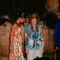 La Reina Letizia y la Reina Sofía con el perro guía de Joan Monar Martínez en la recepción a la sociedad balear en Marivent