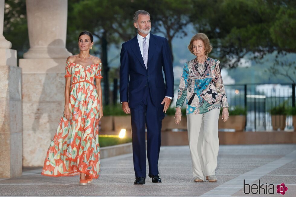 Los Reyes Felipe y Letizia y la Reina Sofía en la celebración de la recepción a la sociedad balear en Marivent