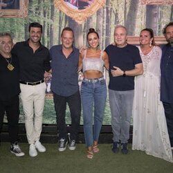 Paula Echevarría y Miguel Torres con algunos miembros de Hombres G en el Festival Starlite 2022