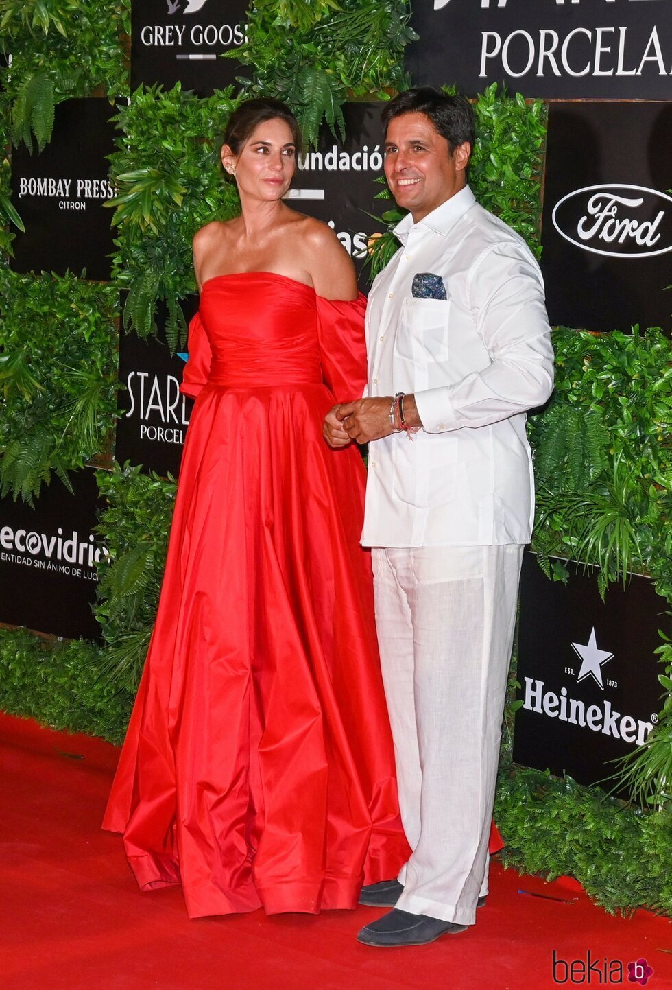 Fran Rivera y Lourdes Montes posando en la Gala Starlite 2022 en Marbella