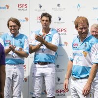 El Príncipe Harry, muy simpático en su asistencia a un evento de polo en un partido benéfico en Colorado