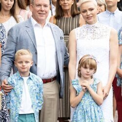 Alberto y Charlene de Mónaco y sus hijos Jacques y Gabriella de Mónaco en el Picnic de Mónaco 2022