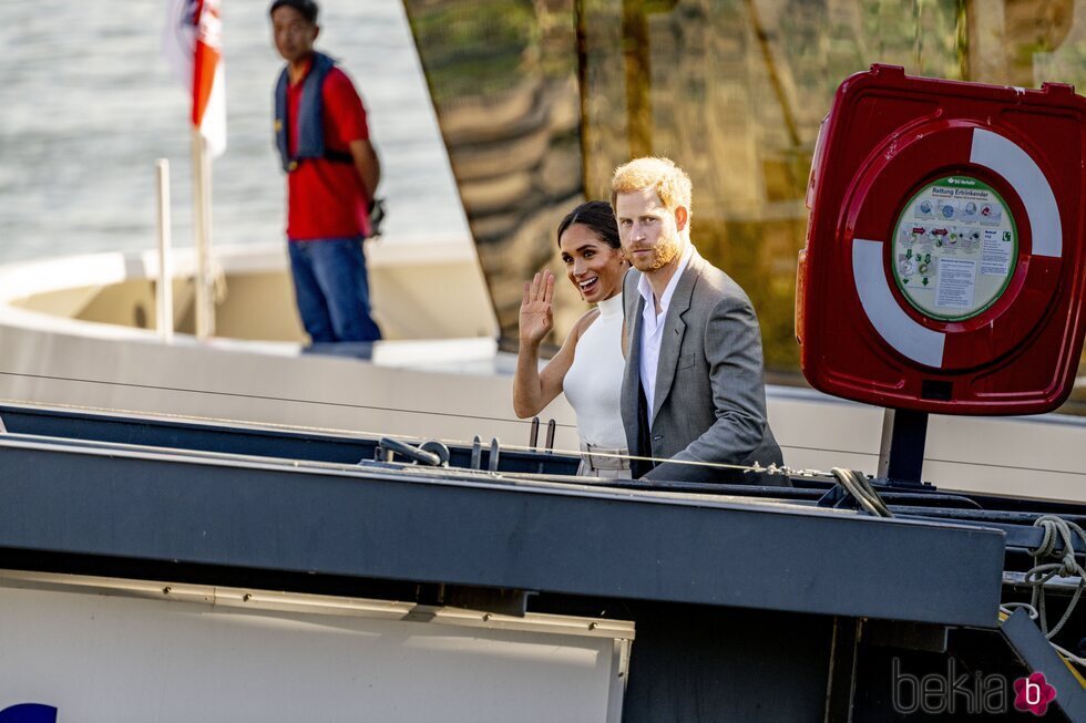 El Príncipe Harry y Meghan Markle en un barco por el Rhin en la presentación de los Invictus Games 2023 en Düsseldorf