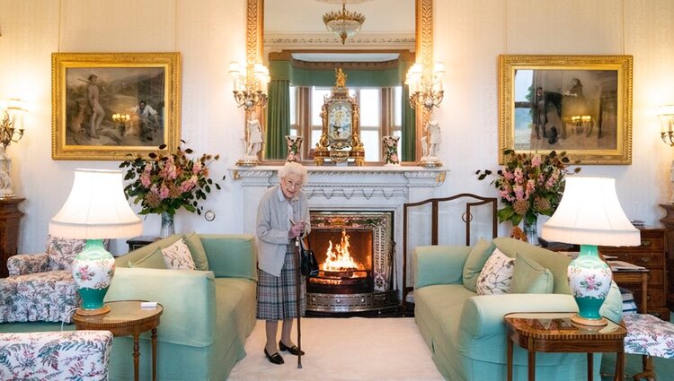 La Reina Isabel en Balmoral en su última foto con vida