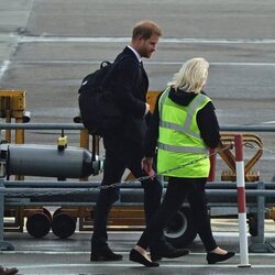 El Príncipe Harry abandona Balmoral tras la muerte de la Reina Isabel II