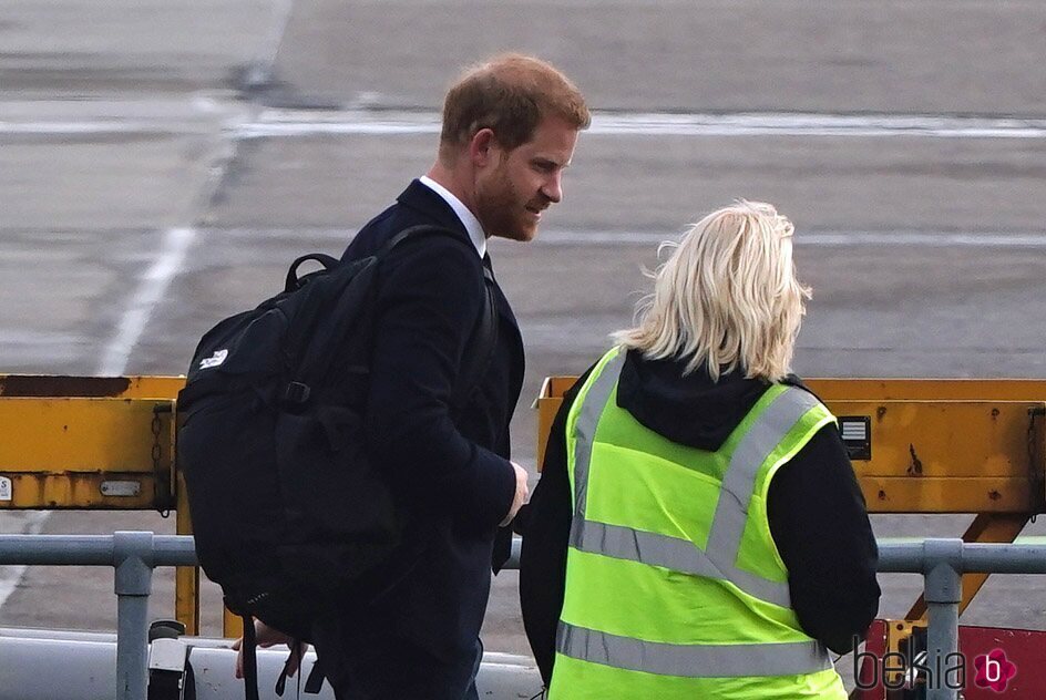 El Príncipe Harry es fotografiado abandonando Balmoral