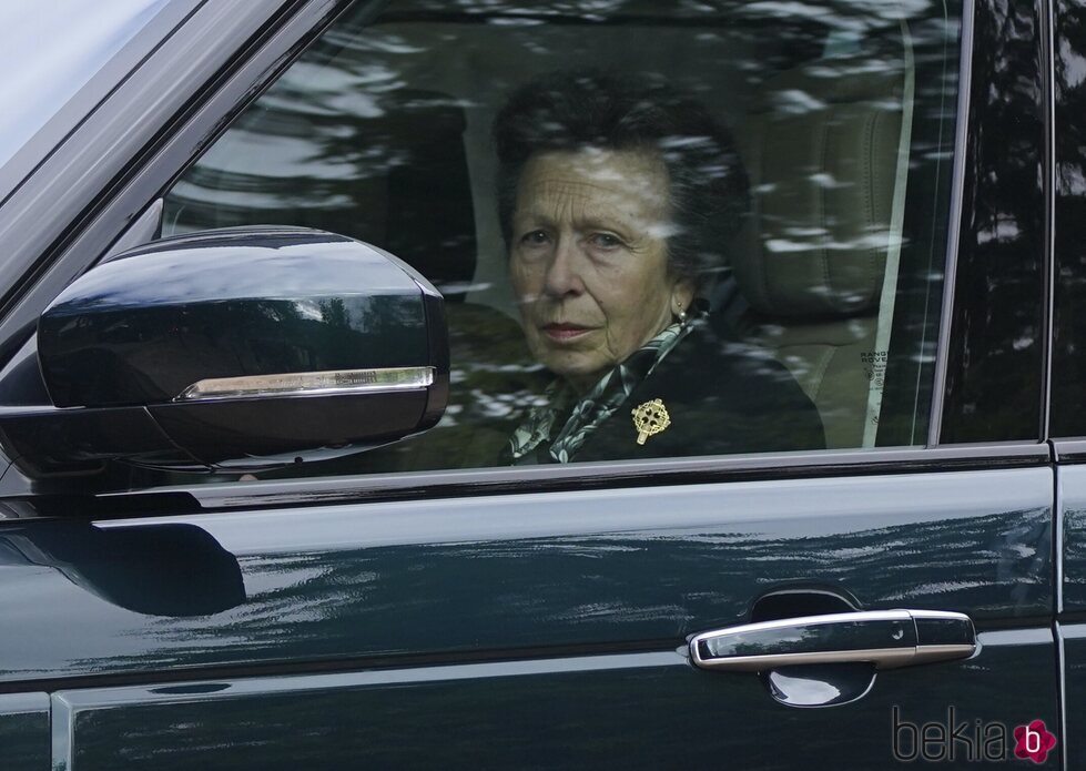 La Princesa Ana en Balmoral para un servicio religioso por la Reina Isabel II