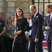 Los Príncipes de Gales y los Duques de Sussex en Windsor tras la muerte de la Reina Isabel II