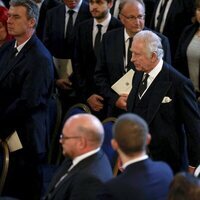 Los Reyes Carlos y Camilla a su llegada al Palacio de Westminster para el primer discurso de Carlos III en el Parlamento