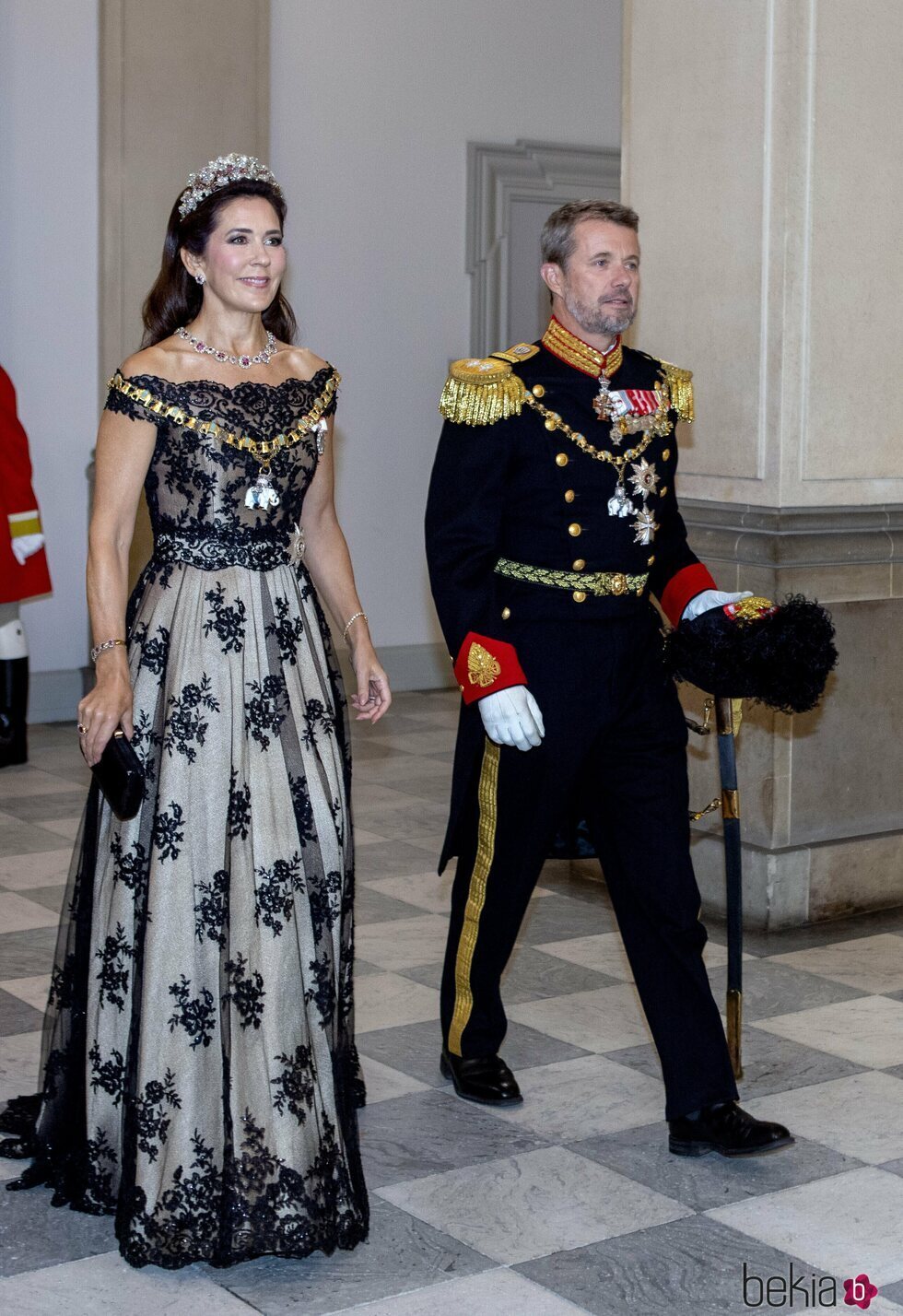 Federico y Mary de Dinamarca en la cena de gala por el 50 aniversario de reinado de Margarita de Dinamarca