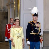 Joaquín y Marie de Dinamarca en la cena de gala por el 50 aniversario de reinado de Margarita de Dinamarca