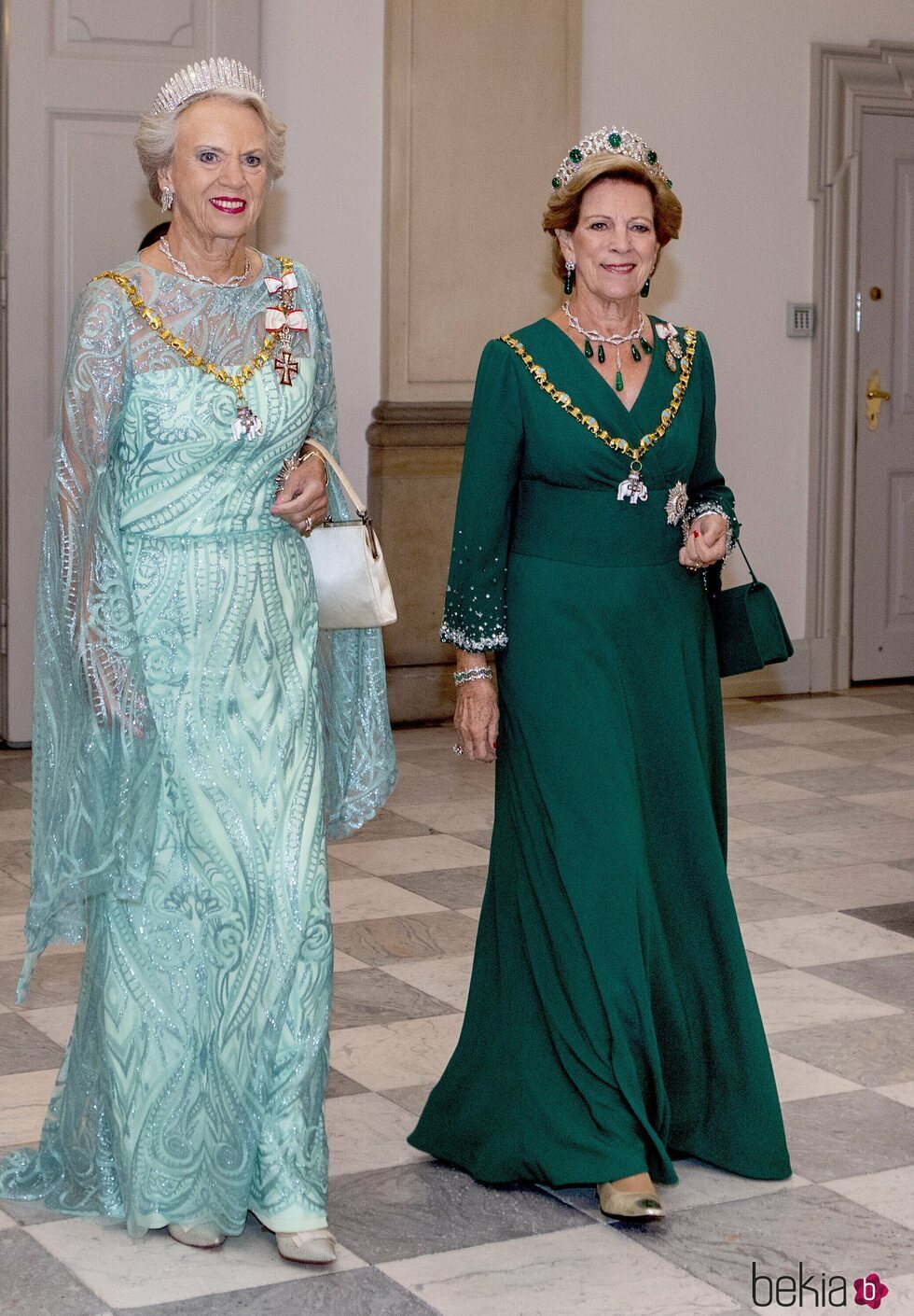 Benedicta de Dinamarca y Ana María de Grecia en la cena de gala por el 50 aniversario de reinado de Margarita de Dinamarca