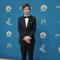 Freddie Highmore en los Premios Emmy 2022