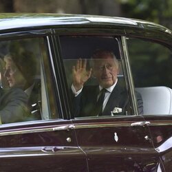 El Rey Carlos III sale de Clarence House