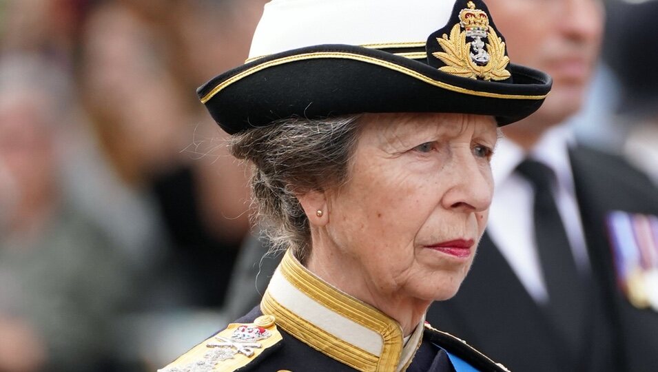 La Princesa Ana acompaña al féretro de la Reina Isabel II desde Buckingham Palace hasta Westminster