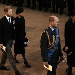 Los Príncipes de Gales y los Duques de Sussex en la misa por la Reina Isabel en Westmisnter