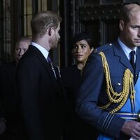 Los Príncipes de Gales y los Duques de Sussex tras la misa por la Reina Isabel II