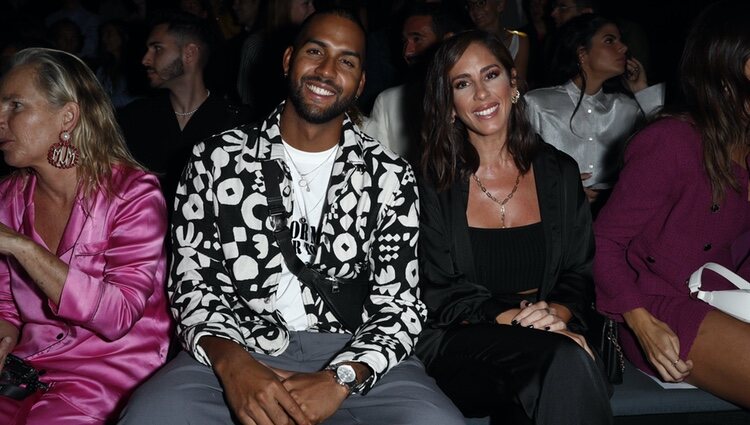 Yulen Pereira y Anabel Pantoja en el front row Andrés Sardá en la MBFWMadrid