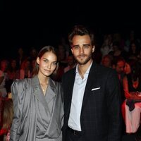 Pepe Barroso y Gara Arias en el front row de la Mercedes Benz Fashion Week septiembre 2022