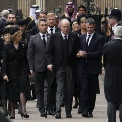 El Rey Juan Carlos y la Reina Sofía en el funeral de la Reina Isabel II