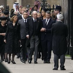 El Rey Juan Carlos, la Reina Sofía y demás Casas Reales en el funeral de la Reina Isabel II