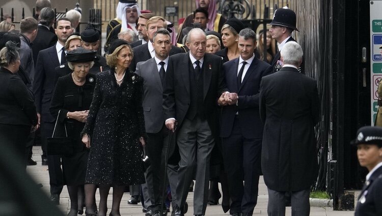 El Rey Juan Carlos, la Reina Sofía y demás Casas Reales en el funeral de la Reina Isabel II