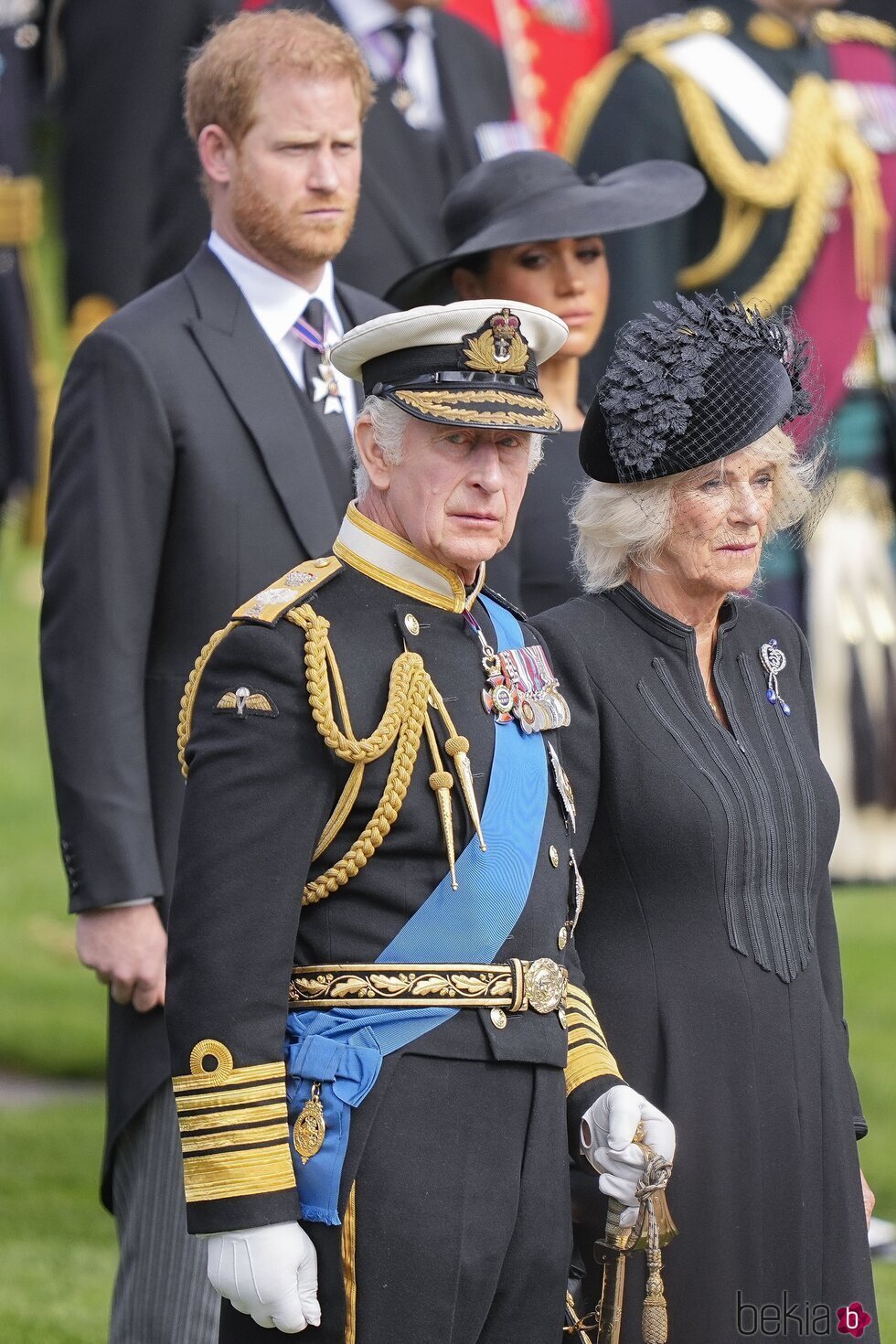 Los Reyes Carlos III y Camilla junto al Príncipe Harry y Meghan Markle en el funeral de la Reina Isabel II