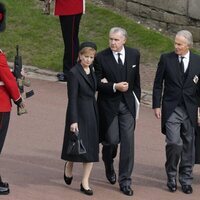 Tony Blair y su mujer llegando a Windsor en el funeral de la Reina Isabel II