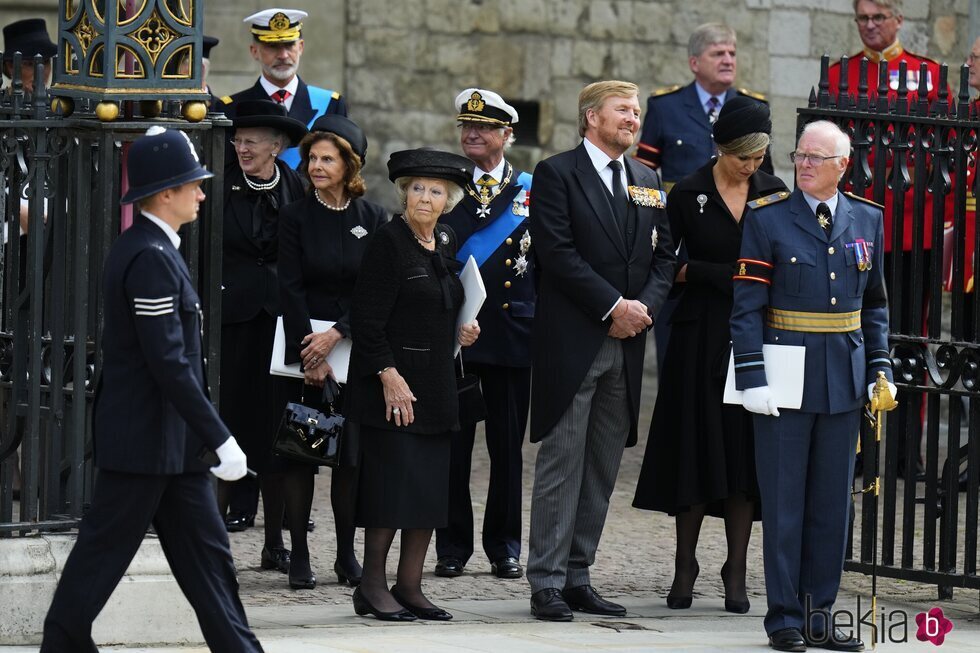 Diversas Casas Reales salen de Westminster tras el funeral de la Reina Isabel II