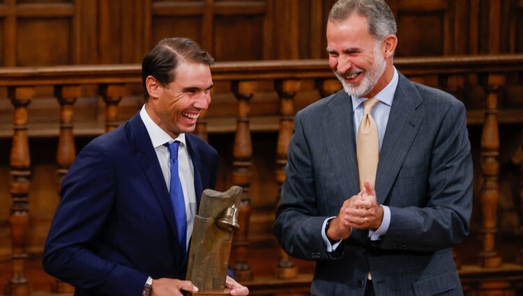 El Rey Felipe le hace entrega a Rafa Nadal del Premio Camino Real a Rafa Nadal en la Universidad de Alcalá de Henares