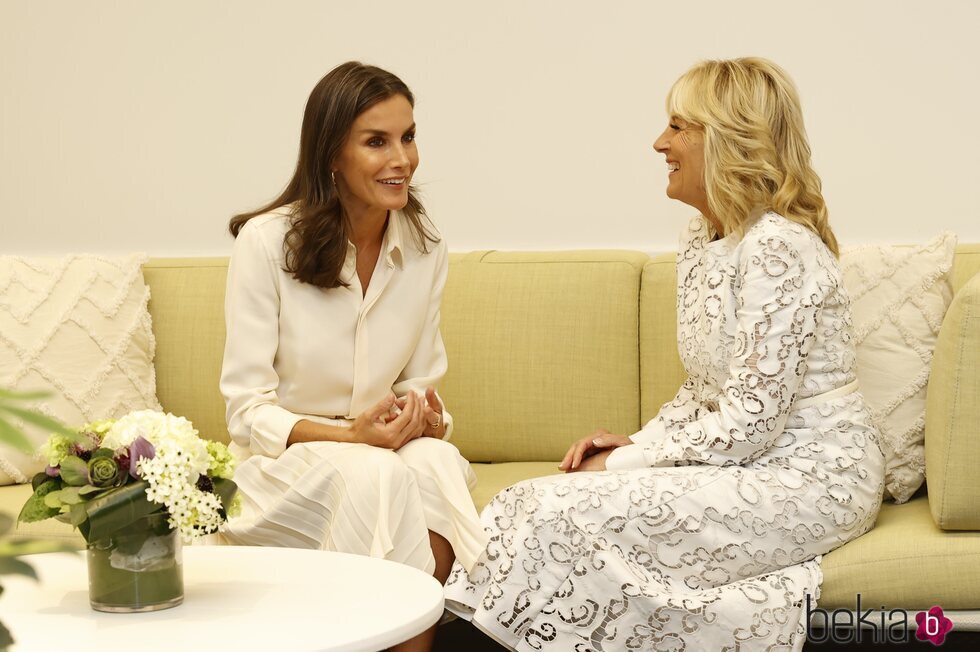 La Reina Letizia y Jill Biden charlando en Nueva York en el Día de la Investigación del Cáncer