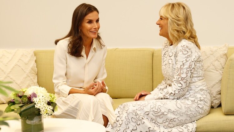 La Reina Letizia y Jill Biden charlando en Nueva York en el Día de la Investigación del Cáncer