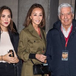 Tamara Falcó, Isabel Preysler y Mario Vargas Llosa en el tour de Enrique Iglesias en Madrid