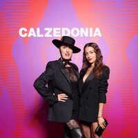 Rossy de Palma e Hiba Abouk en el desfile de Calzedonia en París