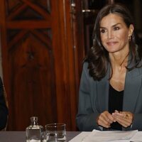 La Reina Letizia en una reunión con la Fundéu